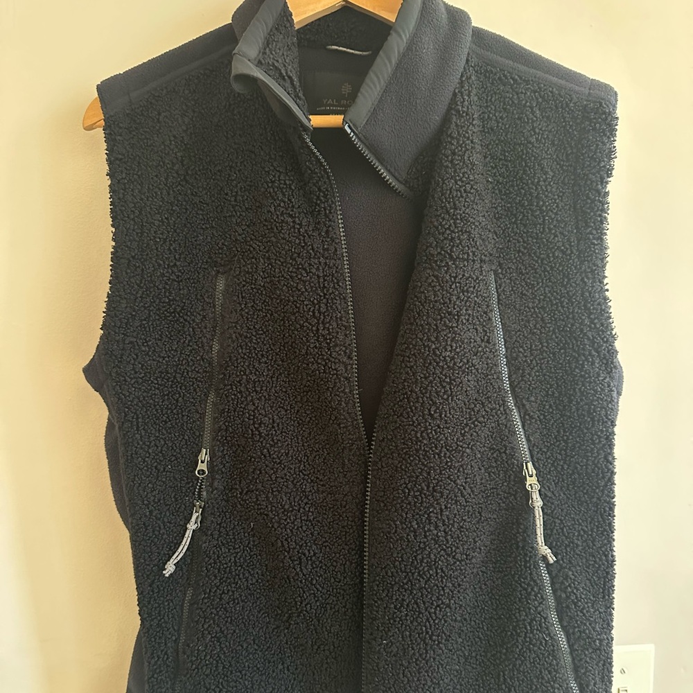 Royal Robbins Black Sherpa 4 pocket Vest